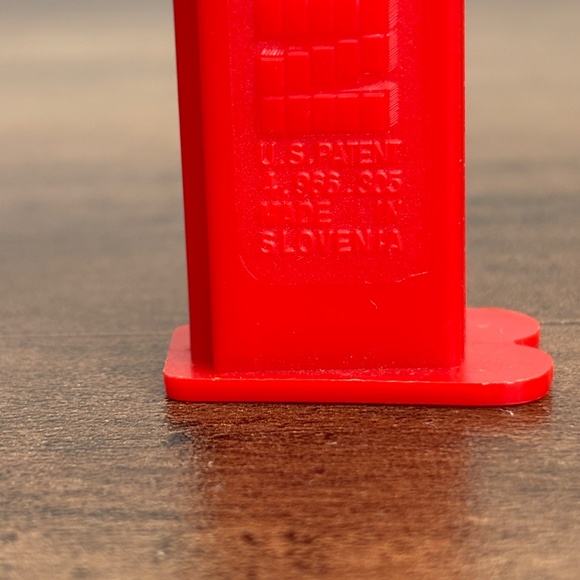 Vintage SANTA CLAUS CHRISTMAS Eyes Open Candy PEZ Dispenser Feet Slovenia 1980 - Picture 7 of 9